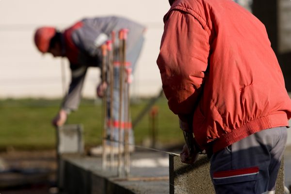 Chantier de construction en zone urbaine